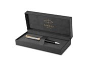 Skrive- og Tegneværktøjer - Parker PARKER Sonnet-kuglepen | førsteklasses metal og sort glanslakering med detaljer i guld | medium spids med patron med sort blæk | gaveæske - 2119787