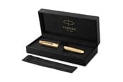 Skrive- og Tegneværktøjer - Parker Sonnet Ciselé Special Edition Fyldepen, Guld finish hætte, skaft og beklædning, Fin 18k massiv guldspids, Sort blæk og konverter - 2209264