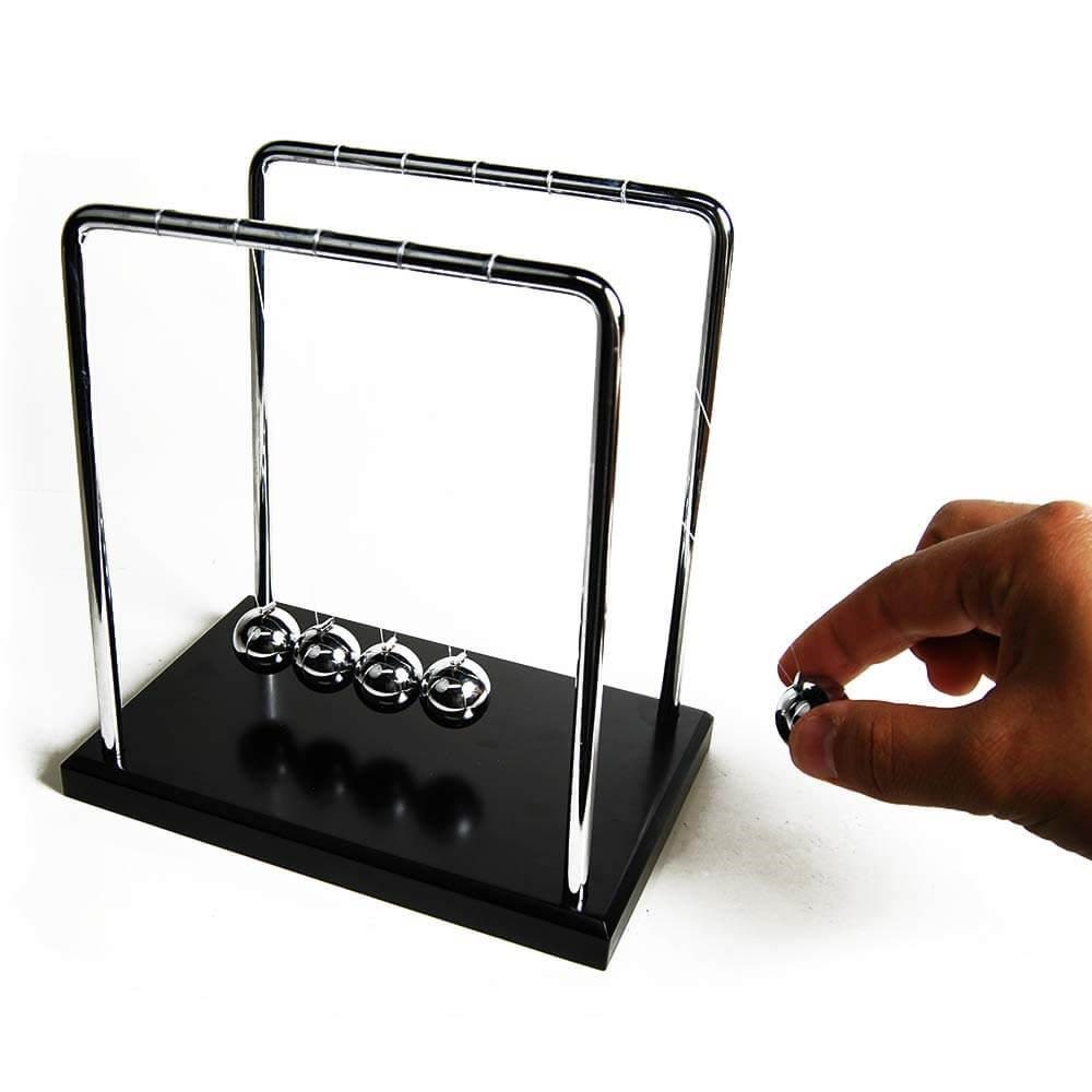 Mikamax Giant Newton's Cradle Gadget 01626