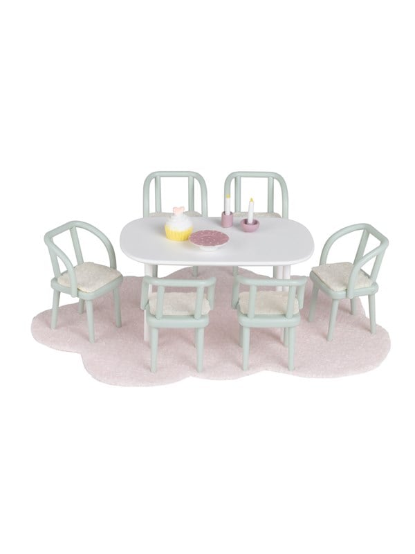 Micki Lundby spisestue med 6 stole, bord, tæppe, lamper, kage, fad, hylder (Alder 3+)