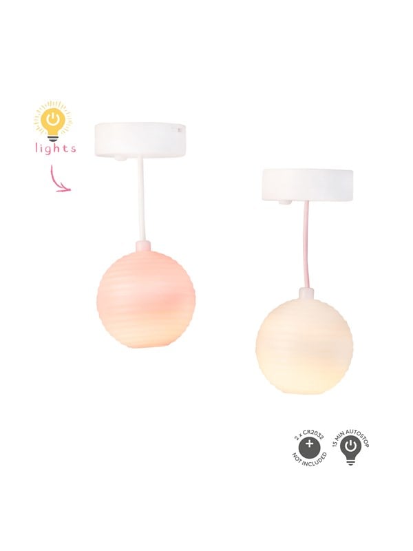 Micki Lundby loftlamper i papir med lys. Bruger 2x CR2032 batterier (medfølger ikke); 15-minutters automatisk slukning.