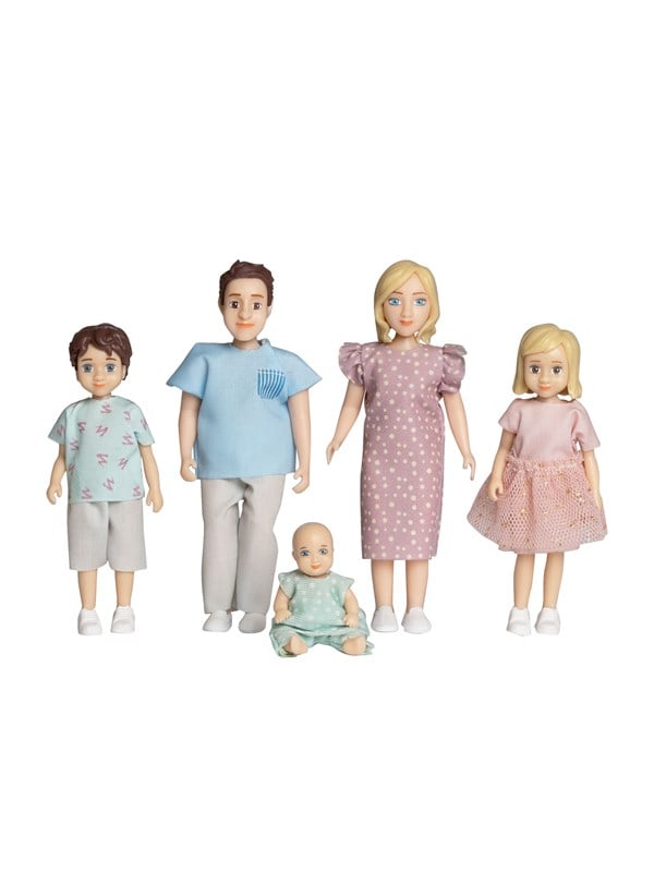 Micki Lundby familie: mor, far, 2 børn og 1 baby. Aftageligt tøj. Fra 3 år
