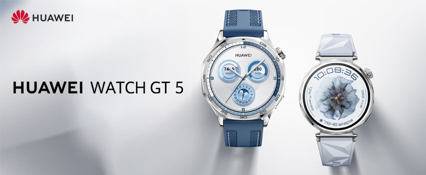 Et Huawei Watch GT 5-smartwatch med blå rem og klassisk urskive og et Huawei Watch GT 5-smartwatches med grå rem og digital urskive med blomstermotiv på lys baggrund med Huawei-logo og produktnavn